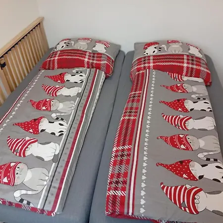 Utulne Ubytovanie - 4 Osoby - Sukromna Uzamykatelna Izba *