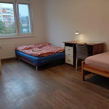 Privatunterkunft Utulne Ubytovanie - 4 Osoby - Sukromna Uzamykatelna Izba Prešov