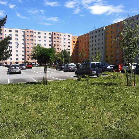 Utulne Ubytovanie V Meste Presov - 4 Osoby - Sukromna Uzamykatelna Izba, Rychle A Stabilne Wi-Fi, Smart Tv-55 Palcov, Bezplatne Parkovanie, Pracka, Susicka A Plne Vybavena Kuchyna Prešov