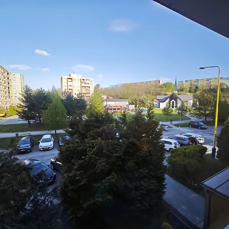 Проживание в семье Utulne V Meste - 4 Osoby - Sukromna Uzamykatelna Izba, Rychle A Stabilne Wi-fi, Smart Tv-55 Palcov, Bezplatne Parkovanie, Pracka, Susicka A Plne Vybavena Kuchyna, Vyhodne Dlhodobe Pobyty Iba 6 Alebo 30 Noci